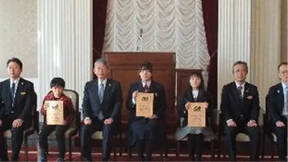 【写真】作文コンクール授賞式の様子