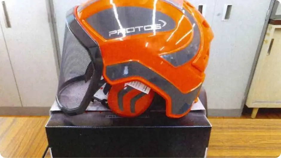 【写真】森林整備時に着用するヘルメット