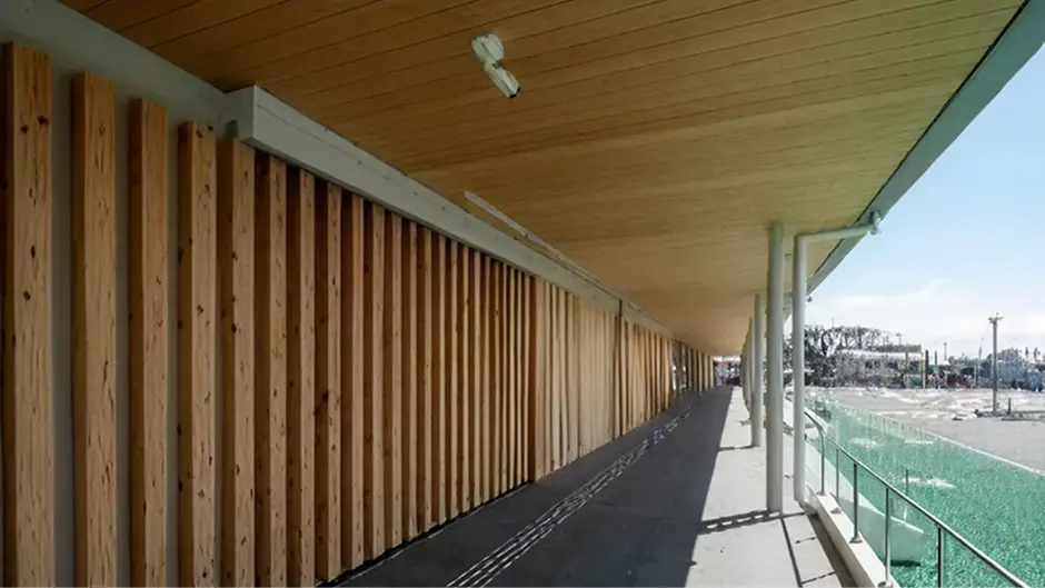 【写真】市産材を使用した複合施設の外観