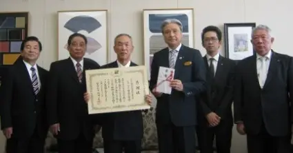 とちぎの元気な森づくり基金のご寄付者/公益社団法人 栃木県宅地建物取引業協会 前会長 相談役 金盛正雄/感謝状贈呈式の様子