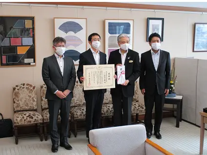 とちぎの元気な森づくり基金のご寄付者/栃木県建設業協会青年経営者連合会/感謝状贈呈式の様子