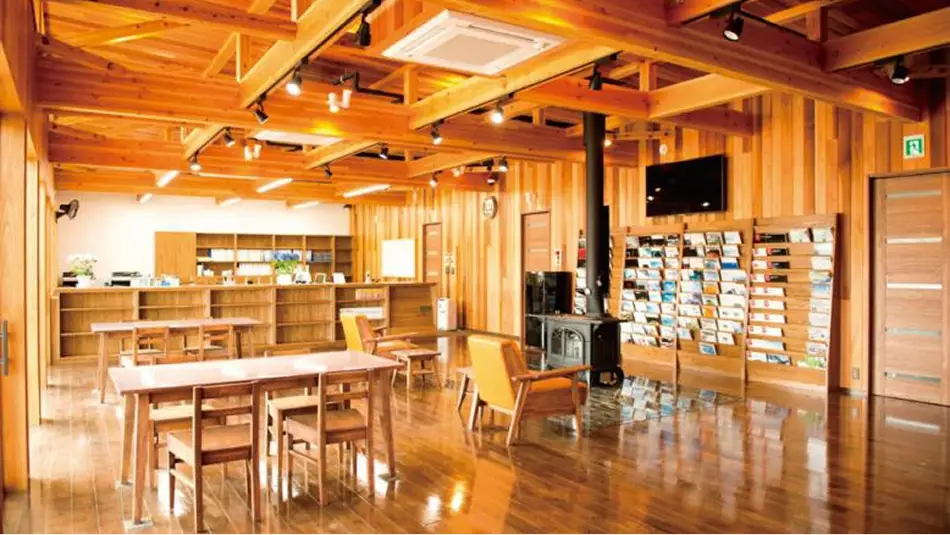 とちぎ材を活用した建築事例：フルサワ自動車販売